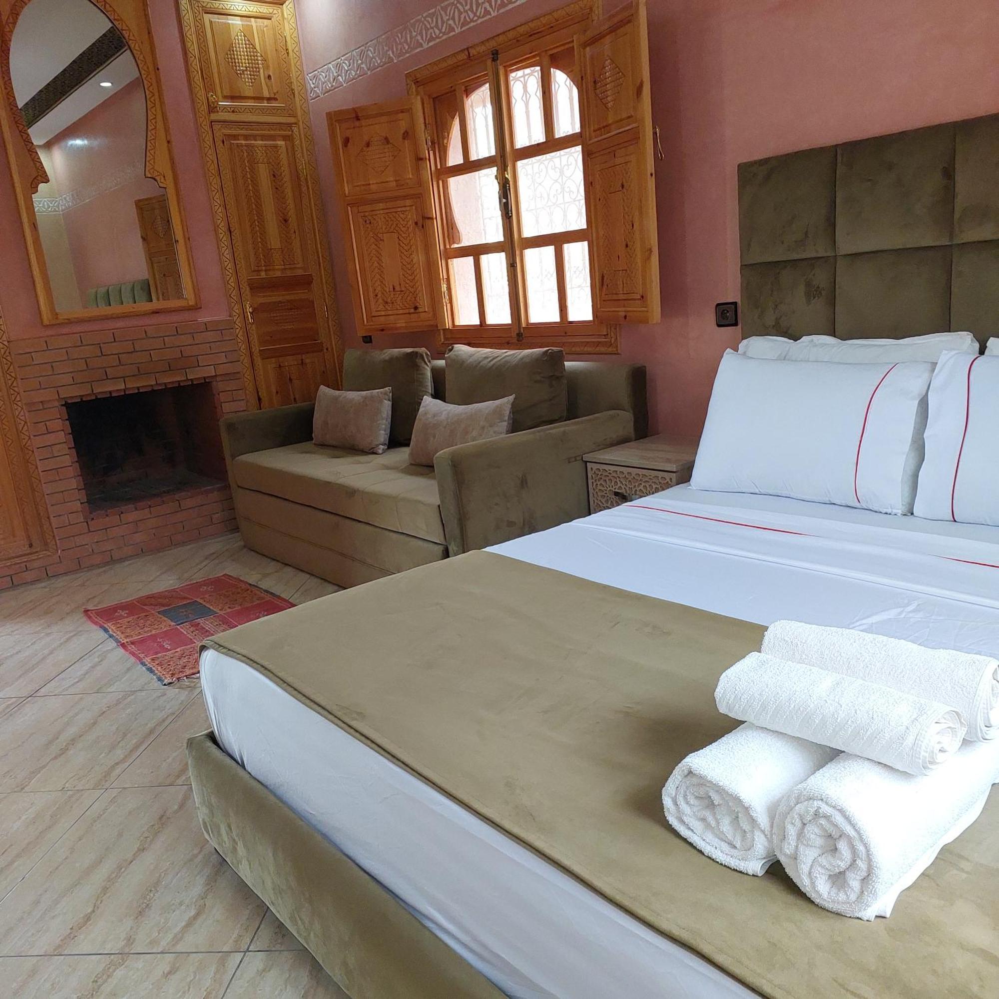 Chez Mamouchthka Bed & Breakfast Урика Екстериор снимка