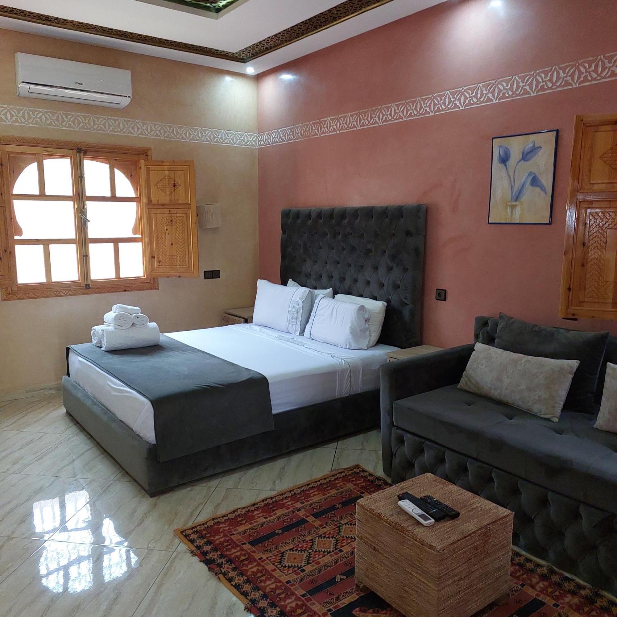 Chez Mamouchthka Bed & Breakfast Урика Екстериор снимка