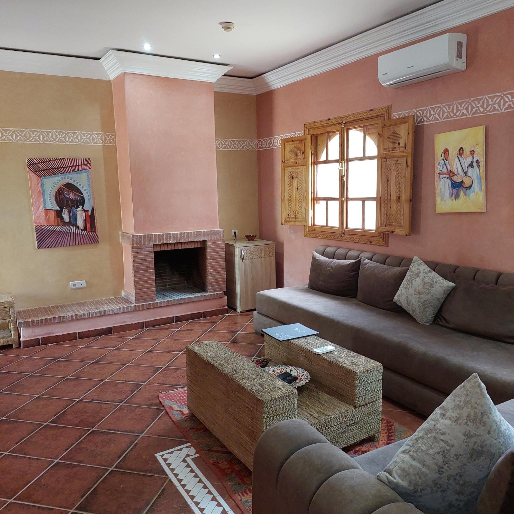 Chez Mamouchthka Bed & Breakfast Урика Екстериор снимка