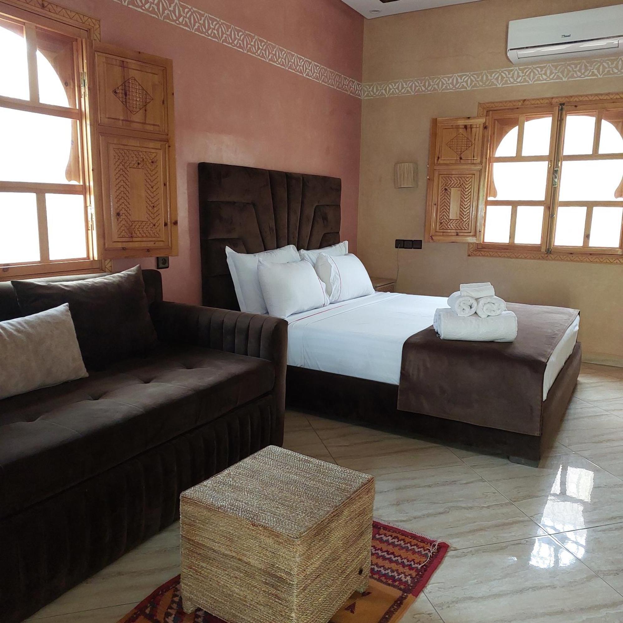 Chez Mamouchthka Bed & Breakfast Урика Екстериор снимка