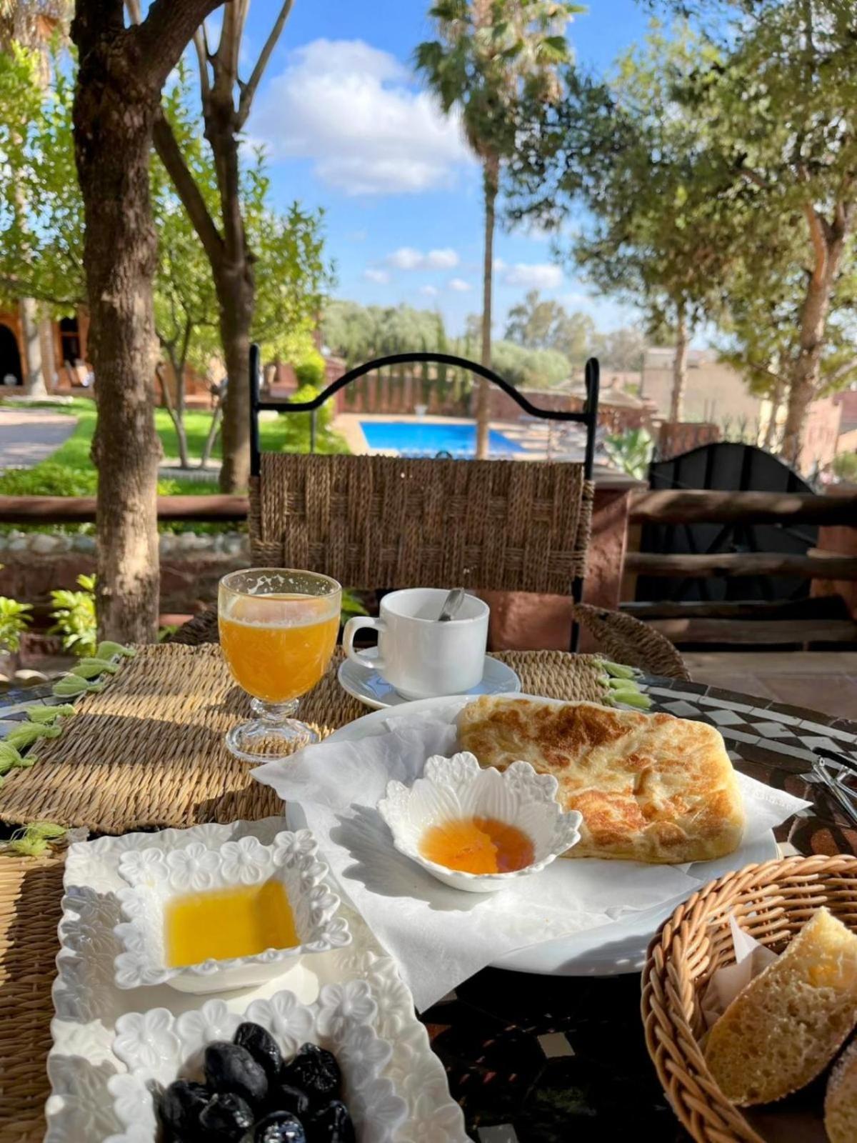 Chez Mamouchthka Bed & Breakfast Урика Екстериор снимка